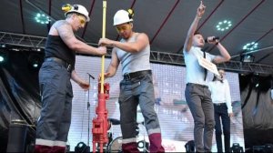 4 СЛАЙД .ДЕНЬ ШАХТЕРА