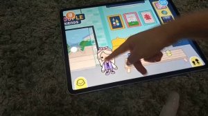 Дети играют в токо боко.