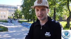 Обучение экстремальному катанию на роликах. Скольжение по граням на роликах.