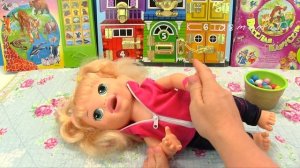 ЖВАЧКА ПРИКЛЕИЛАСЬ,Беби элайв ОТСТРИГАЕМ ВОЛОСЫ Мультик Как Мама Играла в Куклы Пупсики 108мама тв