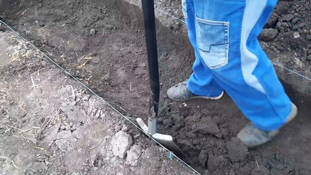 ДЕЛАЕМ ТЁПЛЫЕ  ГРЯДКИ  В НАШЕЙ ТЕПЛИЦЕ