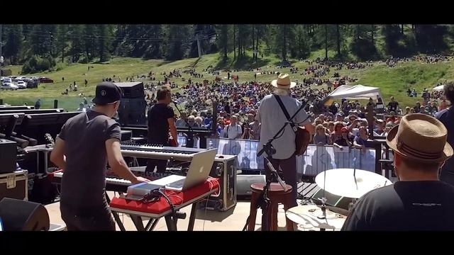 Sauze d'Oulx Seasons смотреть онлайн