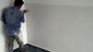 Как проще всего придать кирпичной стене текстуру азиатскими красками