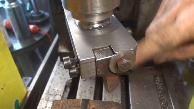 Фрезерую самодельной фрезой, делаю оснастку для фрезера 6Н10. смотреть онлайн