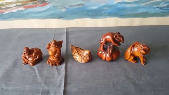 Миниатюрная деревянная скульптура с барахолки.