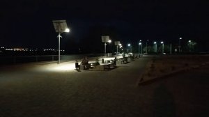 Правобережная набережная город Запорожье тихим летним вечером. Красивое место для отдыха и прогулок