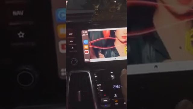 Apple CarPlay - Xem Youtube Trên Màn Hình Zin Theo Xe KIA SORENTO - Anh Hưng - Mỹ Đình (P1) смотреть онлайн