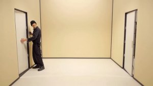 Электрик попадает в странную ситуацию