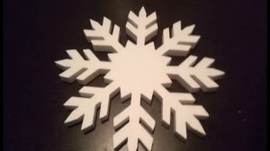 Снежинки из пенопласта