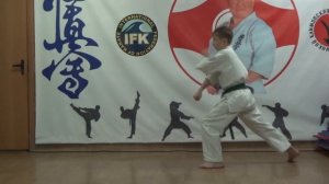 Сюто маваси уке в перемещении. Кихон на 7 кю Киокусинкай каратэ