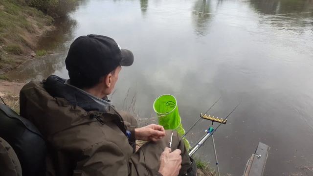 Отличный клёв на р Клязьма смотреть онлайн