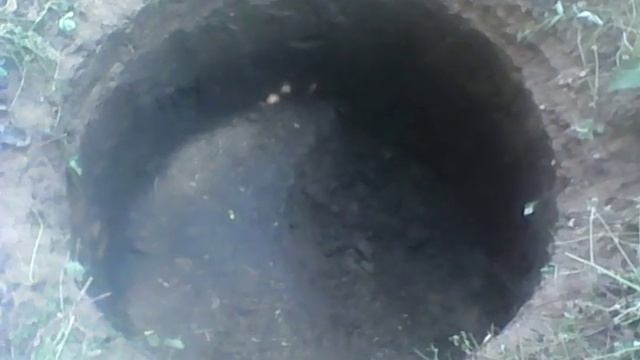 Копаем колодец вокруг скважины и Под канализацию смотреть онлайн