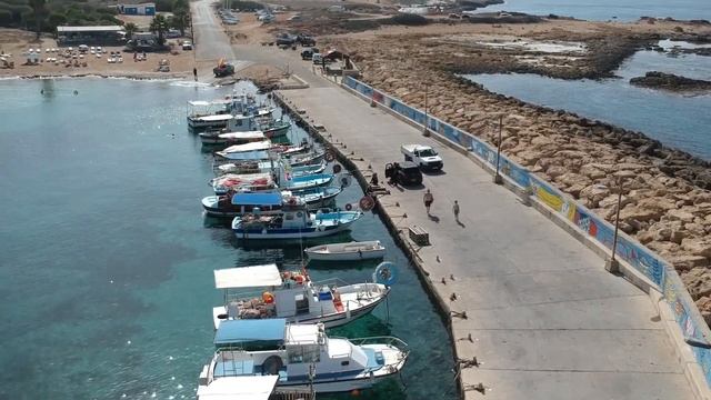 Брюки пеной омыты, ловцы крабов весь день в море, ветер в голове. смотреть онлайн