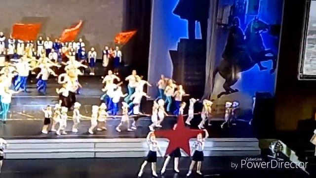 ЦИ "Эдельвейс" 1 мая 2018г. в БКЗ "Октябрьский" смотреть онлайн