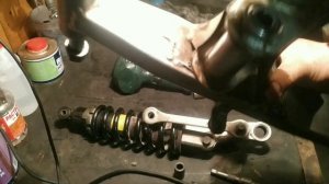Suzuki RF 600. Проверка и замена подшипников в прогрессии и в маятнике мотоцикла Suzuki RF 600 / 90