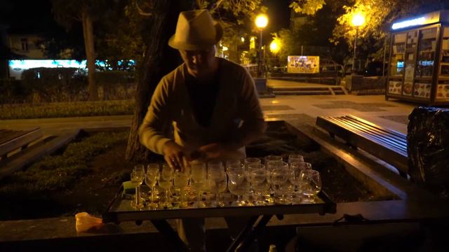 Игра на стаканах