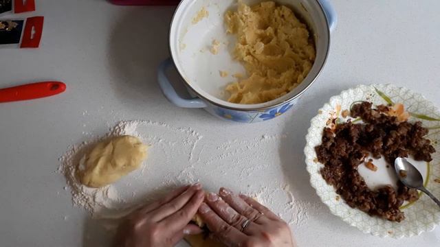 Картофельные зразы ,прямо тают во рту - бюджетный вариант .