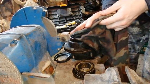 замена ступичного сальника на УАЗ 3303