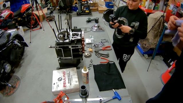 Сборка Твин-Кама 02 года.Часть 2.Распредвалы и суппортплейт. смотреть онлайн