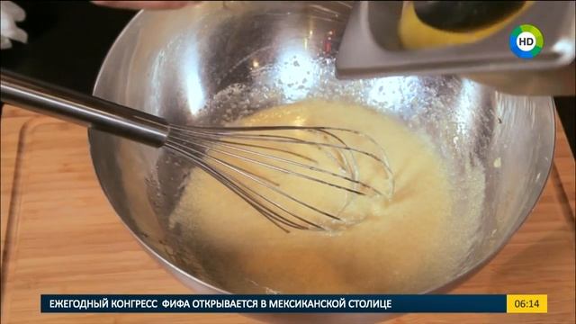 Нежнейшие бельгийские вафли с клубникой и взбитыми сливками. смотреть онлайн