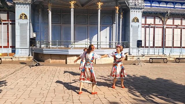 04Ансамбль Фантазия Вальс России смотреть онлайн