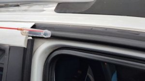 Способ смазки резиновых уплотнителей автомобиля