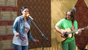 поет Катя Котёночкина