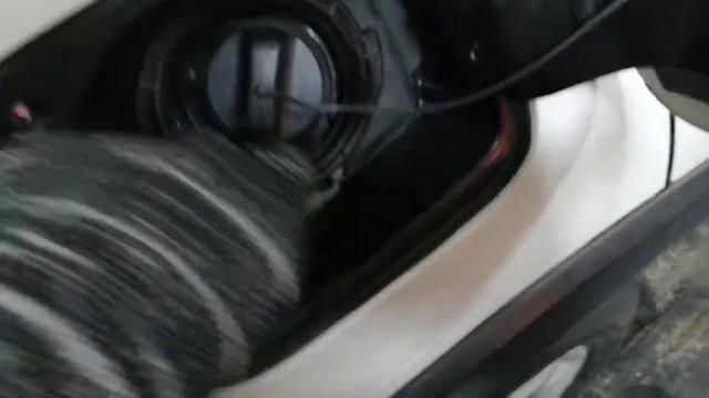 Renault captur 2018г как открыть лючок топлевного бака смотреть онлайн