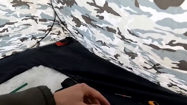 В метель клюет Отлично! Ловля плотвы на Спагетти и Тесто. Рыбалка в палатке. смотреть онлайн