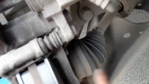 Замена передних тормозных колодок Renault Logan фаза2