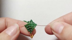 Елка из бисера для начинающих! Новый год уже близко?