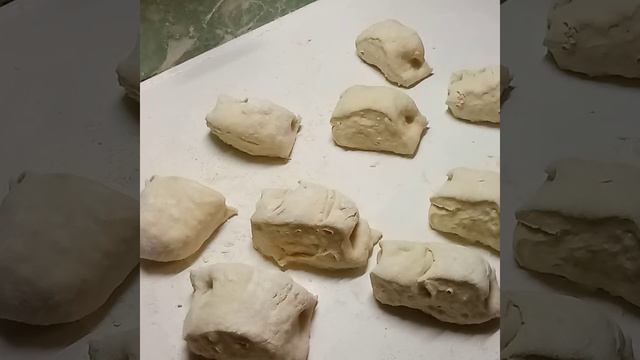 ШКОЛЬНЫЙ перекус! Закрытые мини пиццы с сочной начинкой! Готовьте сразу побольше! (720p).mp4