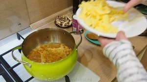 Суп с кокосовым молоком, грибами и овощами – очень вкусный. Soup with coconut milk