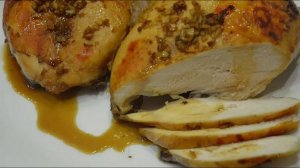 Сочная курица в духовке - вкусное мясо на праздничный стол.