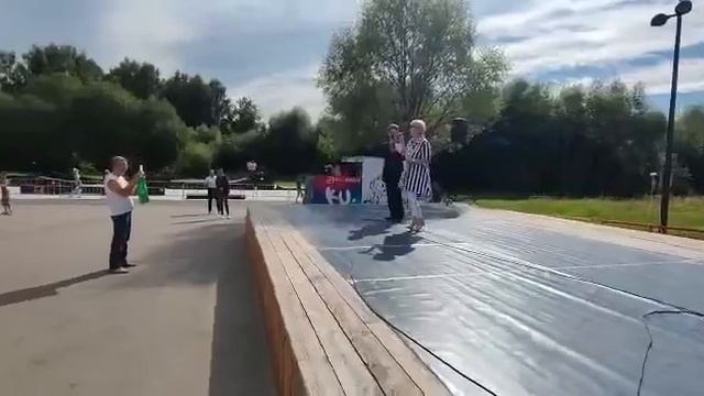 Выступление артистов театра миниатюр "Белый пароход". смотреть онлайн