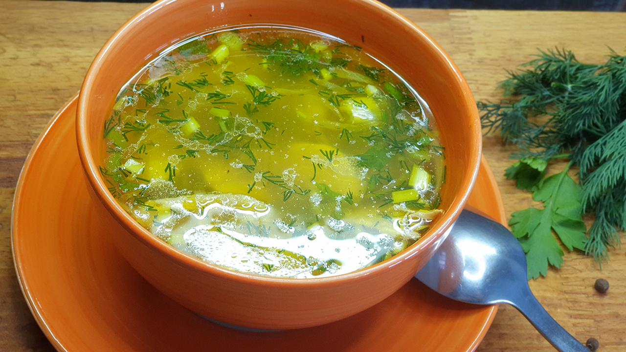 Куриный суп с карри. Рисовый суп с карри. Суп карри с курицей. Суп с дайконом.