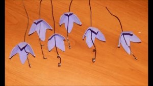 2 идеи Как сделать цветы из яичных лотков