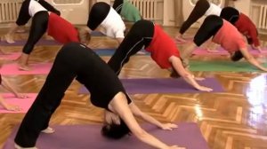 Зарядка йога для пожилых людей от клуба ОМ