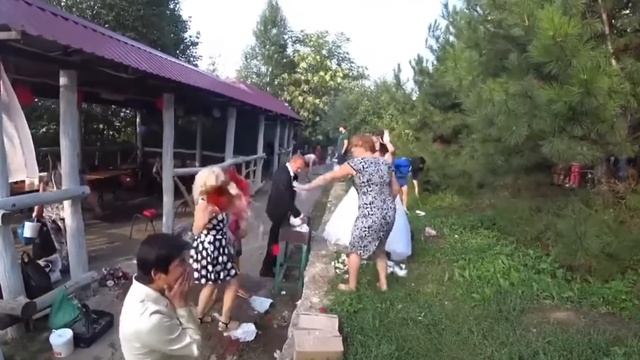 БЫДЛОСВАДЬБЫ - ЖЕНИТЬ НЕЛЬЗЯ ПОМИЛОВАТЬ! смотреть онлайн