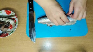 Отварной картофель? с селёдкой? и маринованым луком