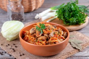 КВАШЕНАЯ КАПУСТА СО СВИНОЙ ТУШЁНКОЙ. ВКУСНЯТИНА!
