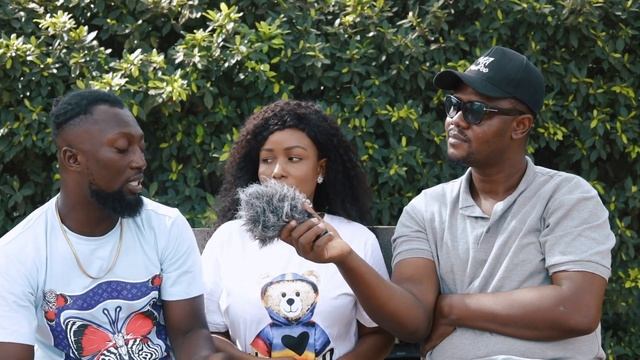 Romantic & Chaotic, meet the newly engaged Portia & Sketch смотреть онлайн