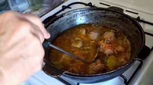 Плов узбекский из шеи индейки на газовой плите (простой способ приготовления)