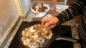 Boletus edulis con gulas.Receta muy fácil.