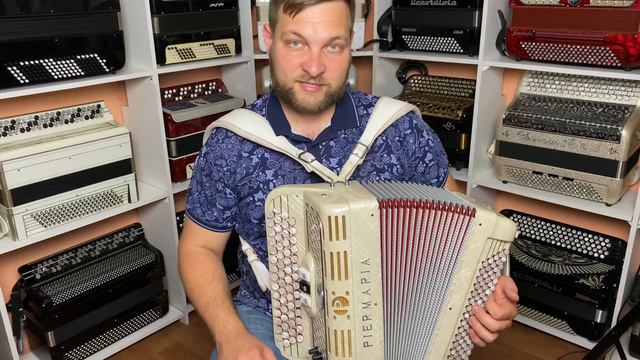 Обзор итальянских микрофонов от салона «Баянист» и Владимира Бутусова смотреть онлайн