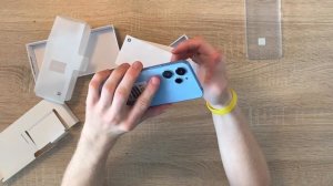 Первый взгляд на Xiaomi Redmi 12: Распаковка и Впечатления.