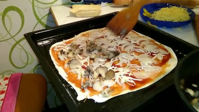 Домашняя пицца с грибами в духовке Простой рецепт блюда на обед и ужин!