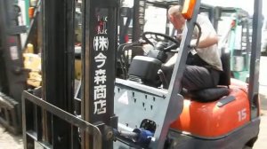 Вилочный бензиновый погрузчик Toyota 6FGL15 с механической коробкой передач