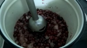 Клюквенный соус к мясу .