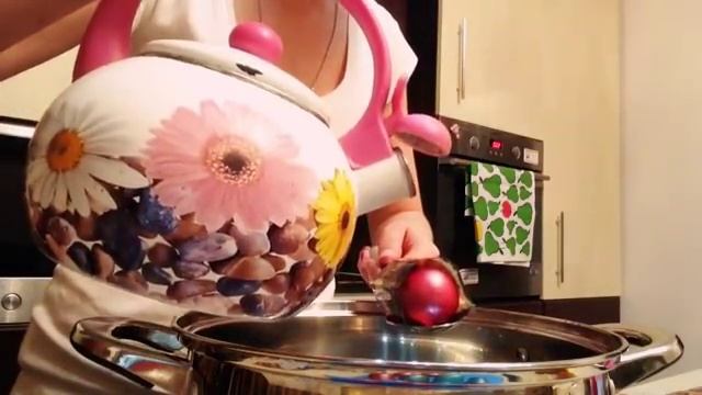 Украшаем пасхальные яйца!(термоэтикетки, жидкие краски.) смотреть онлайн